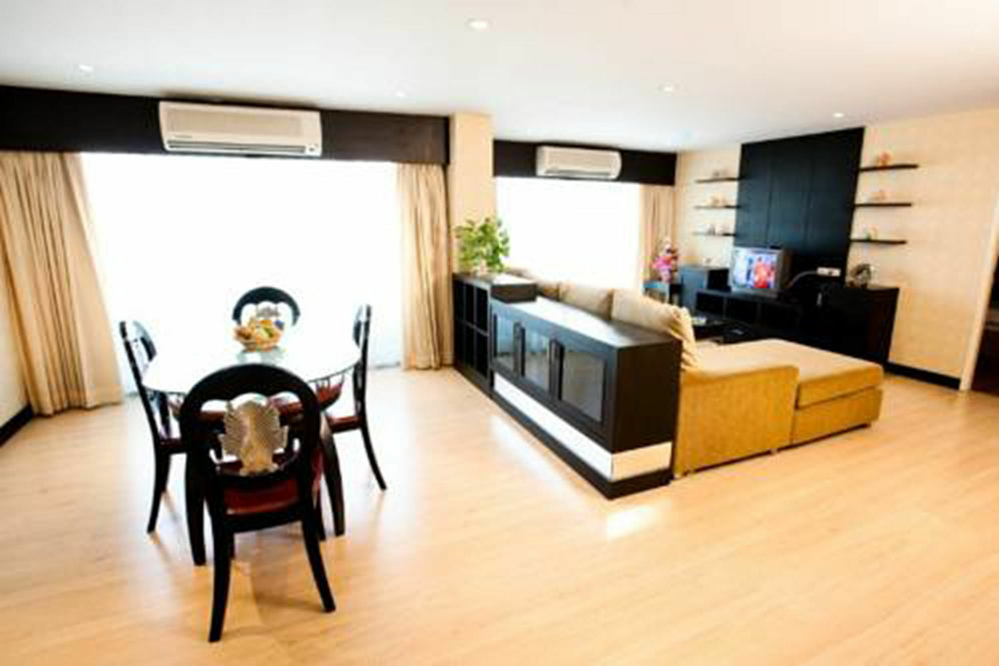 Roseate Ratchada Aparthotel Bangkok Exterior foto