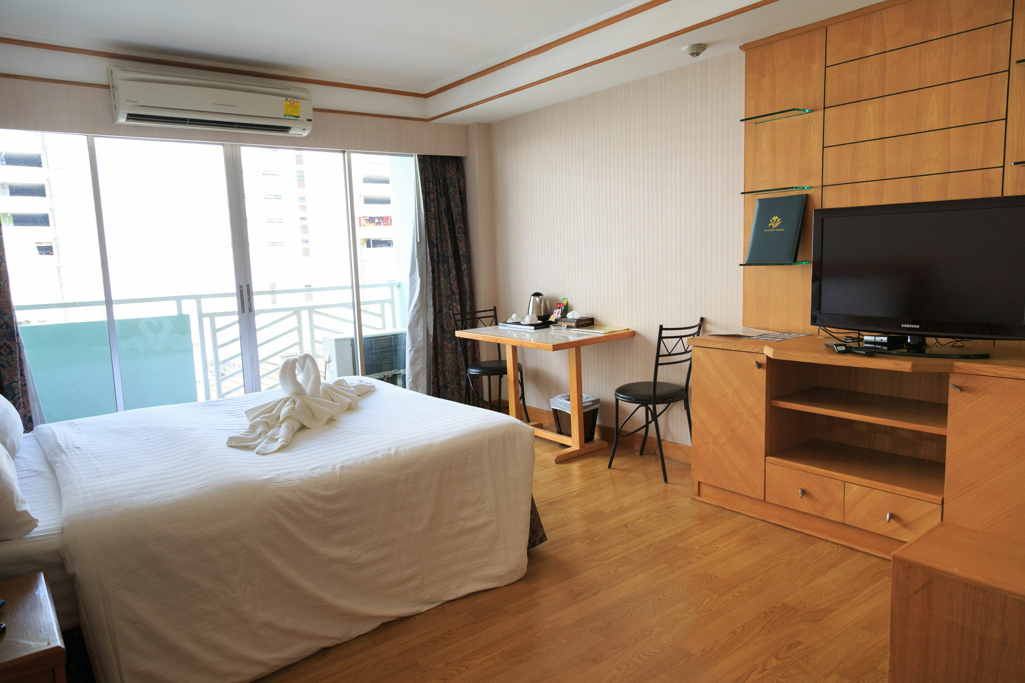Roseate Ratchada Aparthotel Bangkok Exterior foto
