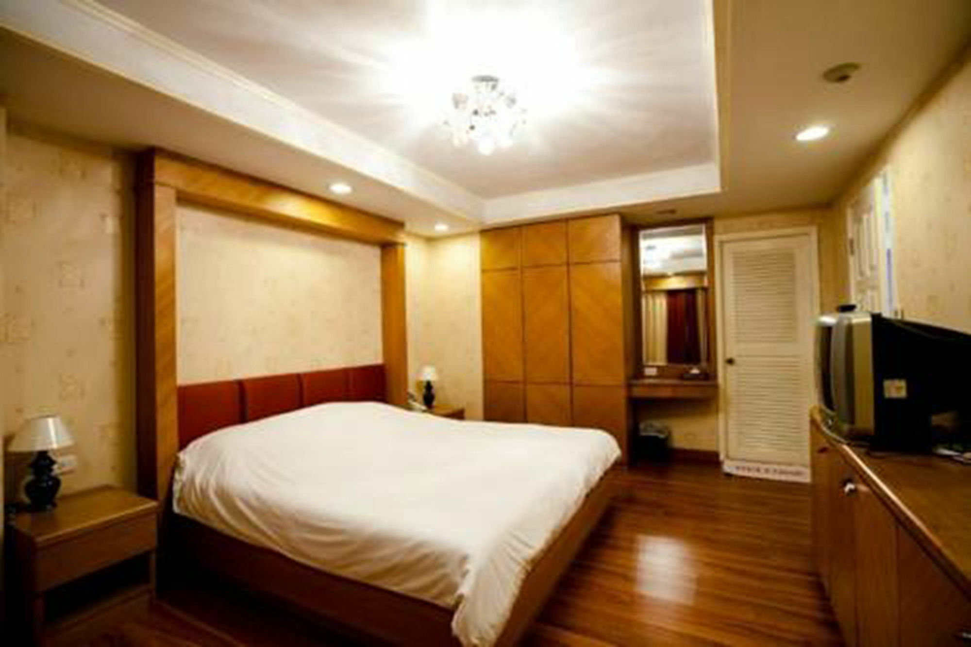 Roseate Ratchada Aparthotel Bangkok Exterior foto